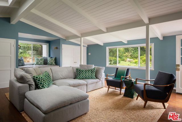 279 Santa Rosa Lane, Montecito, CA 93108