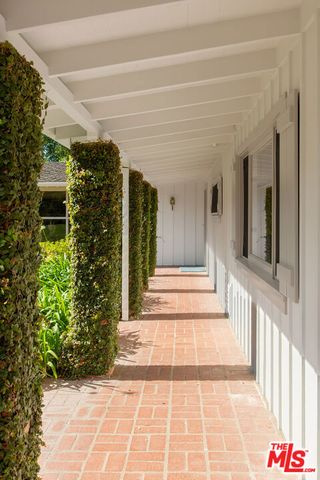 279 Santa Rosa Lane, Montecito, CA 93108