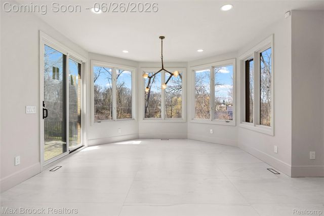 1888 W Tahquamenon Court, Bloomfield Hills, MI 48302