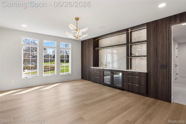 1888 W Tahquamenon Court, Bloomfield Hills, MI 48302