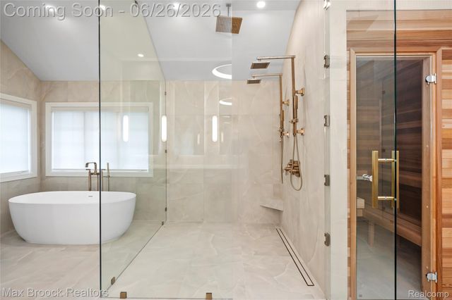 1888 W Tahquamenon Court, Bloomfield Hills, MI 48302