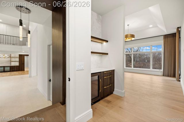 1888 W Tahquamenon Court, Bloomfield Hills, MI 48302