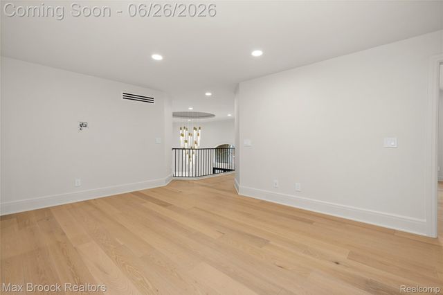 1888 W Tahquamenon Court, Bloomfield Hills, MI 48302