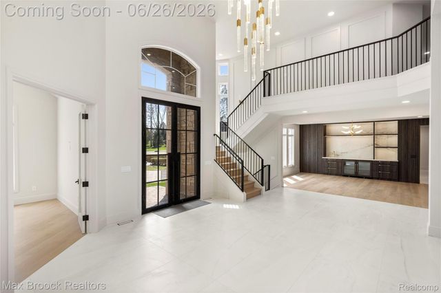 1888 W Tahquamenon Court, Bloomfield Hills, MI 48302
