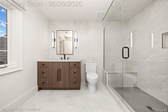 1888 W Tahquamenon Court, Bloomfield Hills, MI 48302
