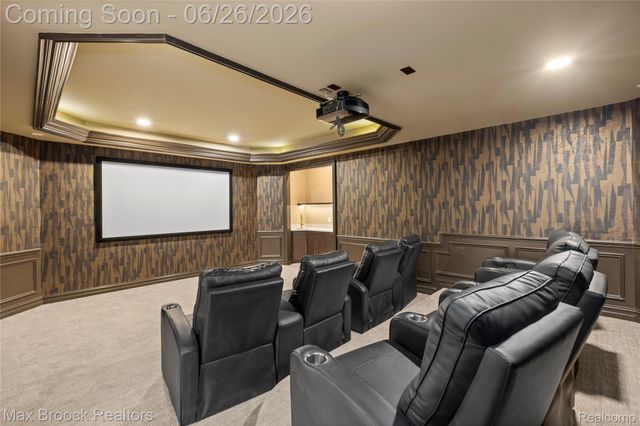 1888 W Tahquamenon Court, Bloomfield Hills, MI 48302