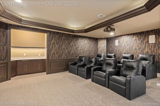 1888 W Tahquamenon Court, Bloomfield Hills, MI 48302