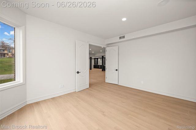 1888 W Tahquamenon Court, Bloomfield Hills, MI 48302