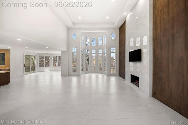 1888 W Tahquamenon Court, Bloomfield Hills, MI 48302