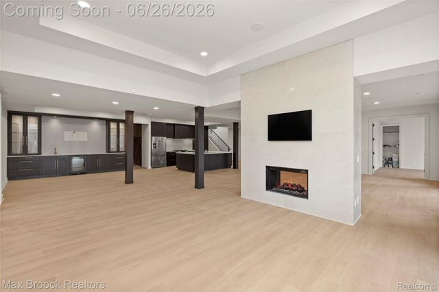 1888 W Tahquamenon Court, Bloomfield Hills, MI 48302