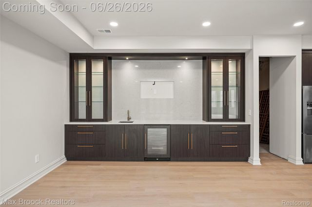 1888 W Tahquamenon Court, Bloomfield Hills, MI 48302