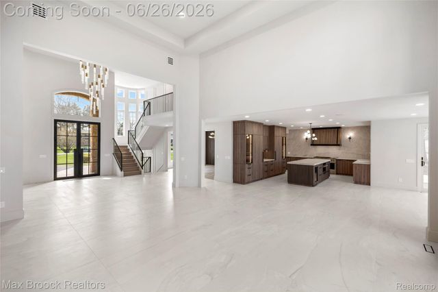 1888 W Tahquamenon Court, Bloomfield Hills, MI 48302