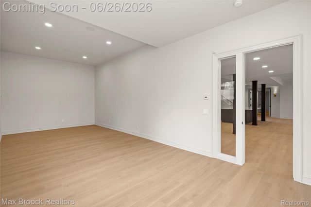 1888 W Tahquamenon Court, Bloomfield Hills, MI 48302