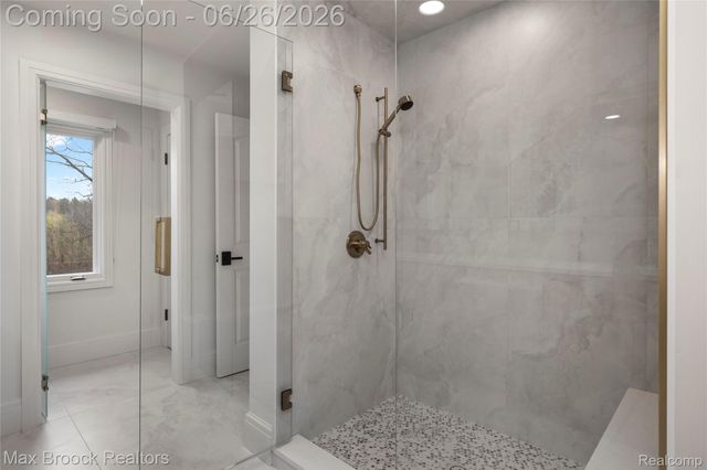 1888 W Tahquamenon Court, Bloomfield Hills, MI 48302