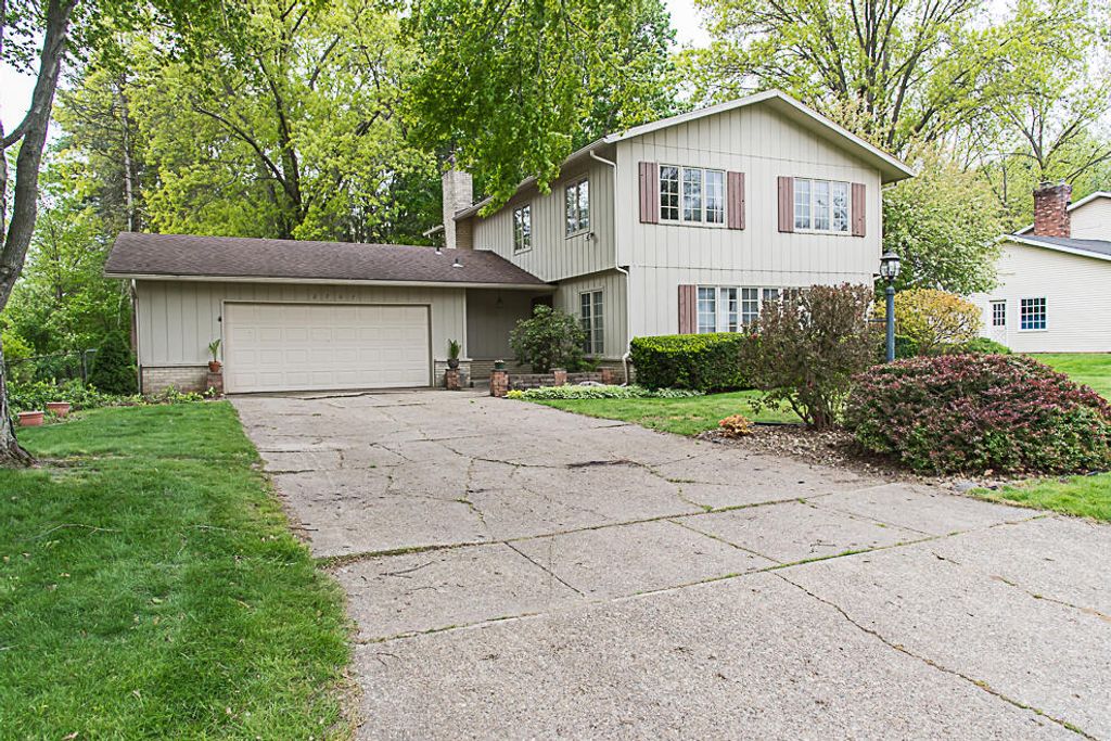 2707 Tattersall Road, Portage, MI 49024