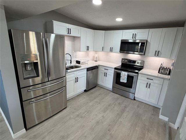 432 2ND AVENUE NE, Largo, FL 33770