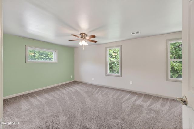 162 Clamsteam Road, Halfmoon, NY 12065