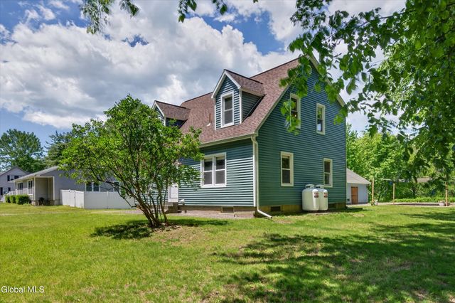 162 Clamsteam Road, Halfmoon, NY 12065
