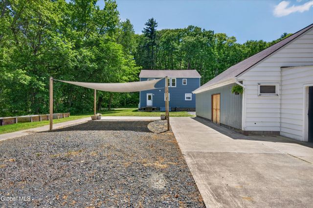 162 Clamsteam Road, Halfmoon, NY 12065