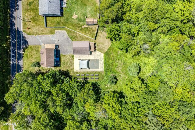 162 Clamsteam Road, Halfmoon, NY 12065