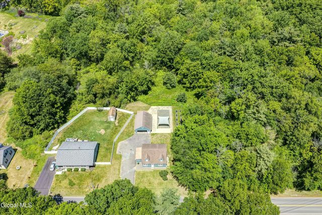 162 Clamsteam Road, Halfmoon, NY 12065