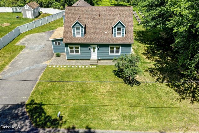 162 Clamsteam Road, Halfmoon, NY 12065