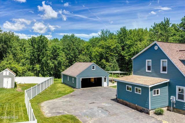 162 Clamsteam Road, Halfmoon, NY 12065