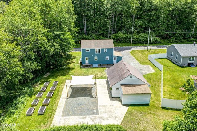 162 Clamsteam Road, Halfmoon, NY 12065