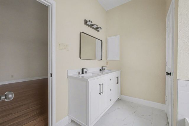 5313 Peninsula Way, Garland, TX 75043