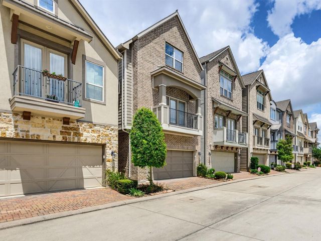 8418 Oak Leaf Point Drive, Houston, TX 77055