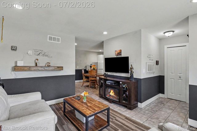 20792 Parkside Boulevard, Royal Oak Charter Township, MI 48220