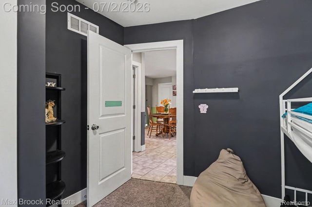 20792 Parkside Boulevard, Royal Oak Charter Township, MI 48220