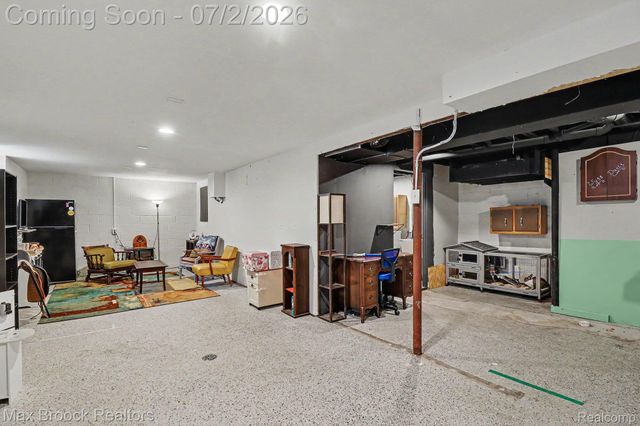 20792 Parkside Boulevard, Royal Oak Charter Township, MI 48220