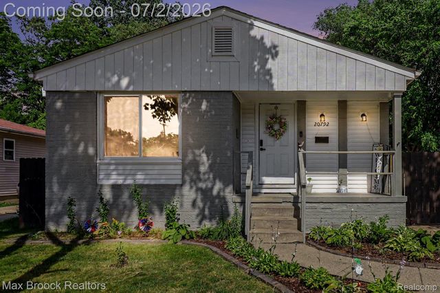 20792 Parkside Boulevard, Royal Oak Charter Township, MI 48220