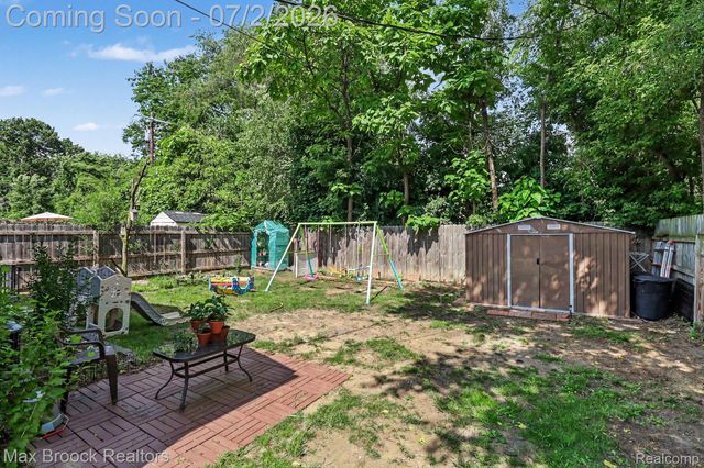 20792 Parkside Boulevard, Royal Oak Charter Township, MI 48220