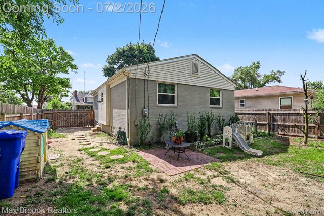20792 Parkside Boulevard, Royal Oak Charter Township, MI 48220