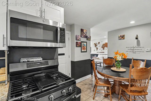 20792 Parkside Boulevard, Royal Oak Charter Township, MI 48220