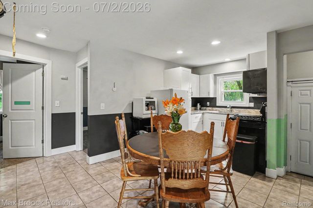 20792 Parkside Boulevard, Royal Oak Charter Township, MI 48220