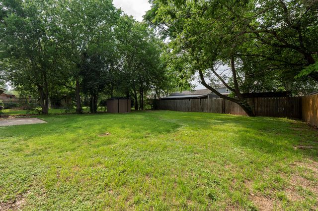 903 Mimosa DR, Lockhart, TX 78644