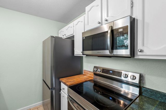 903 Mimosa DR, Lockhart, TX 78644