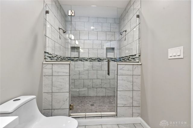 567 Golden Maple Avenue, Brookville, OH 45309