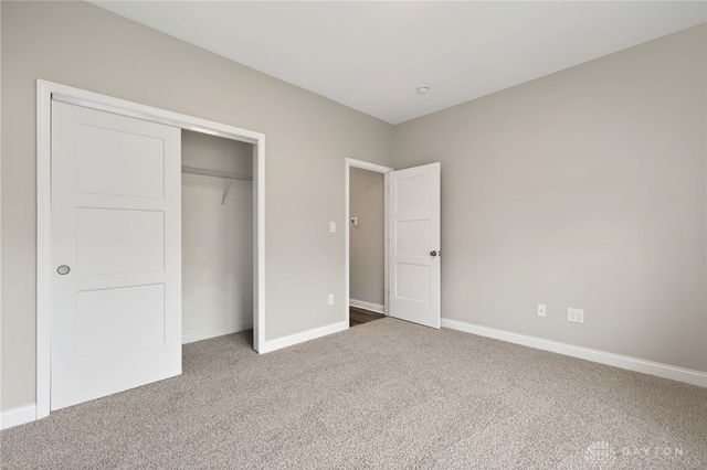 567 Golden Maple Avenue, Brookville, OH 45309