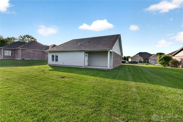 567 Golden Maple Avenue, Brookville, OH 45309