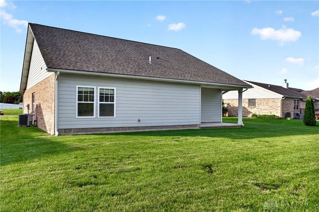 567 Golden Maple Avenue, Brookville, OH 45309