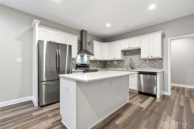 567 Golden Maple Avenue, Brookville, OH 45309