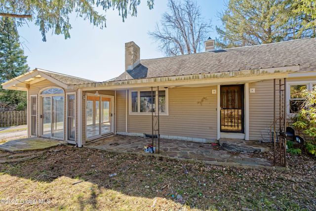 1135 Sacandaga Road, Schenectady, NY 12302