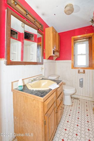 1135 Sacandaga Road, Schenectady, NY 12302