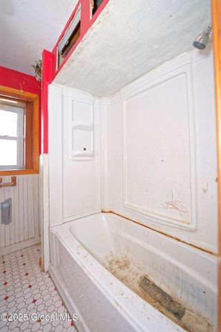 1135 Sacandaga Road, Schenectady, NY 12302