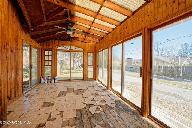 1135 Sacandaga Road, Schenectady, NY 12302