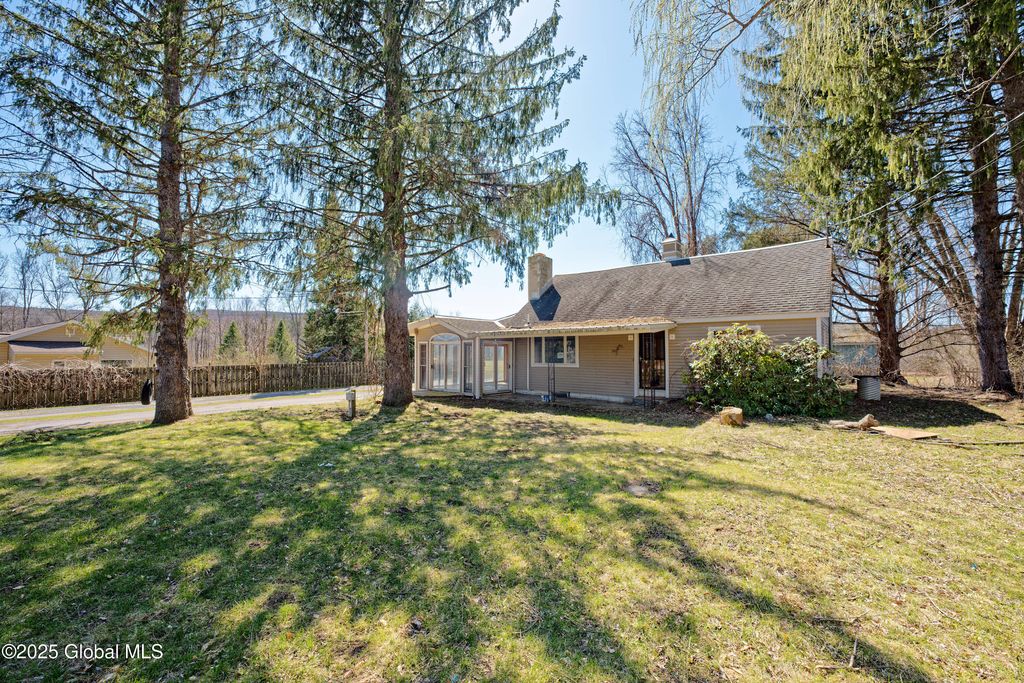 1135 Sacandaga Road, Schenectady, NY 12302